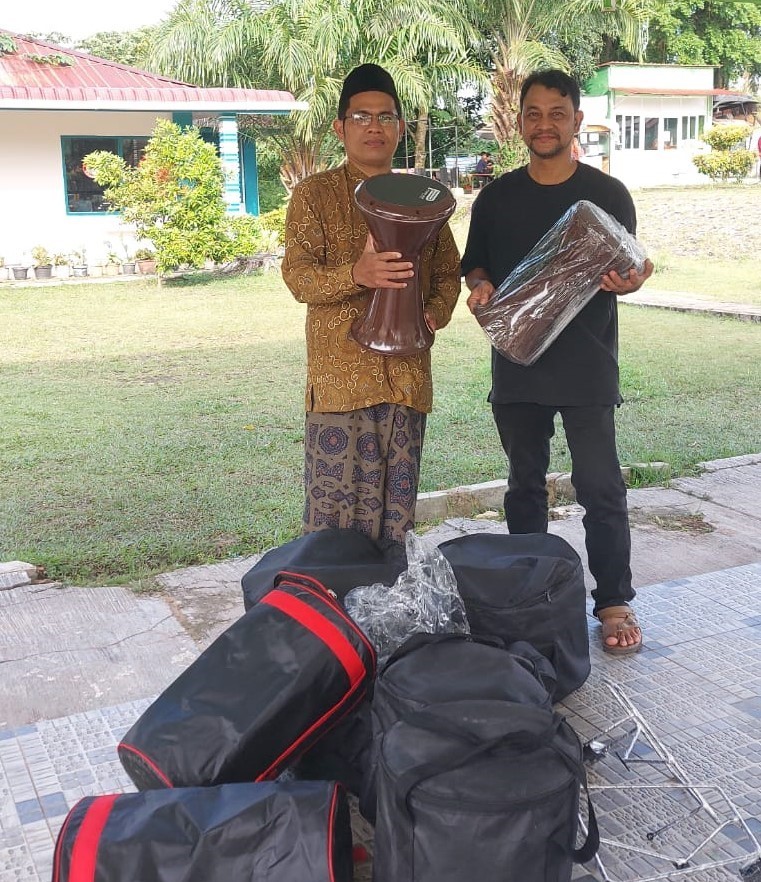 Bantuan Alat Hadroh dari Dinas Pariwisata dan Kebudayaan Kota Batam ...